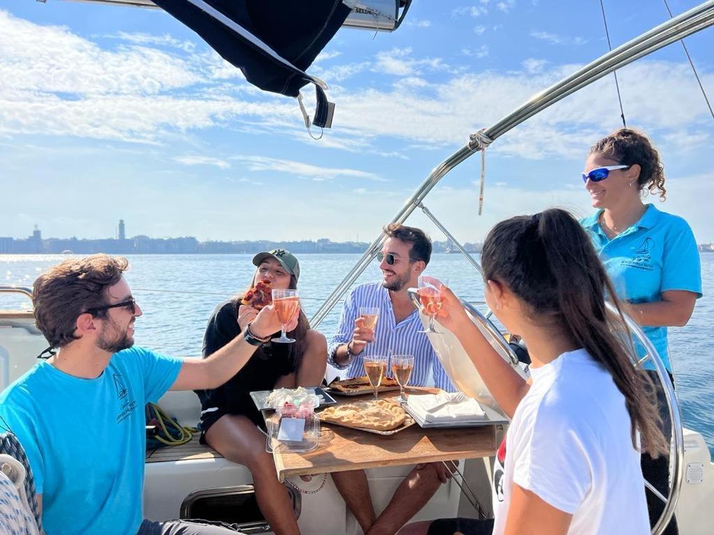 فندق Boat And Breakfast باري المظهر الخارجي الصورة